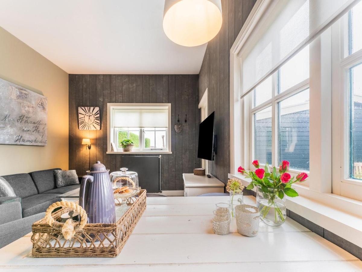 Quaint Summer Holiday Home In Egmond Binnen Exterior photo